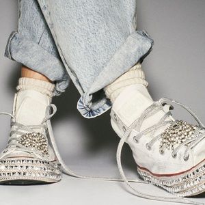 size 10 studded converse